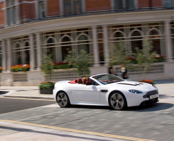 Roadster torna-se na versão mais potente do V12 Vantage