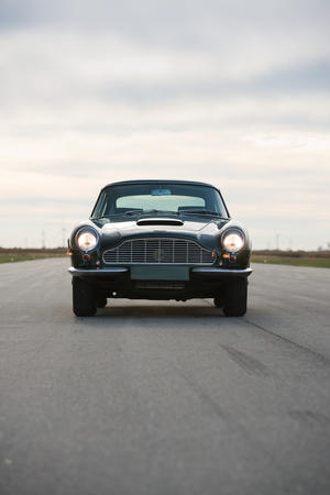 Aston Martin DB6 Vantage Mk II