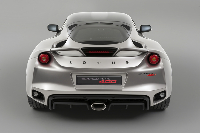 The new top-ranging version of the Evora will be officially presented at the Geneva Motor Show.