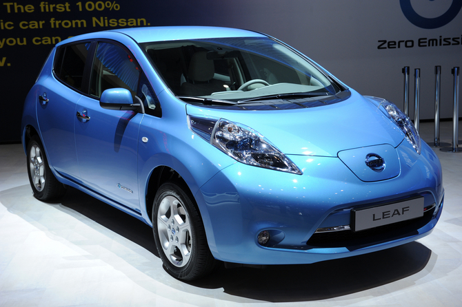 LEAF becomes first fully-electric car to receive five stars