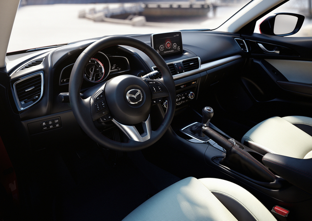 O interior é bastante luxuoso para um carro deste segmento O interior é bastante luxuoso para um carro deste segmento