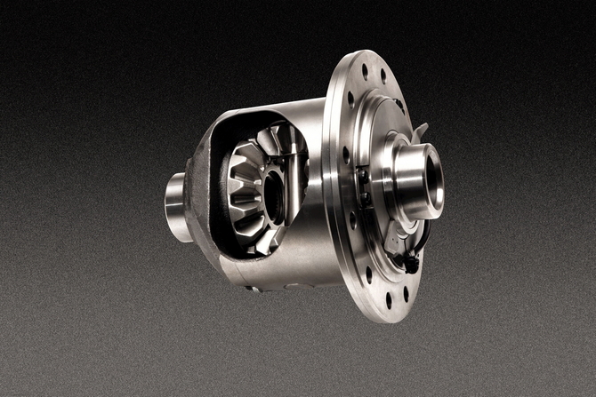 The rear differential is responsible for distributing power between the two sides axle The rear differential is responsible for distributing power between the two sides axle