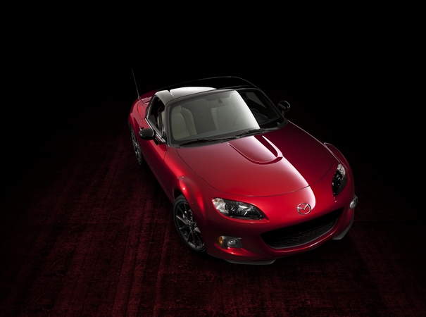 O desportivo da Mazda continua hoje a ser um dos seus modelos mais importantes e um verdadeiro símbolo da marca O desportivo da Mazda continua hoje a ser um dos seus modelos mais importantes e um verdadeiro símbolo da marca