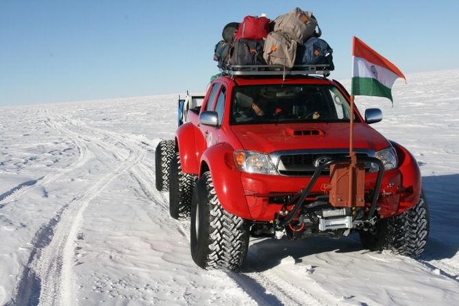 Toyota Hilux reaches the South Pole Toyota Hilux reaches the South Pole