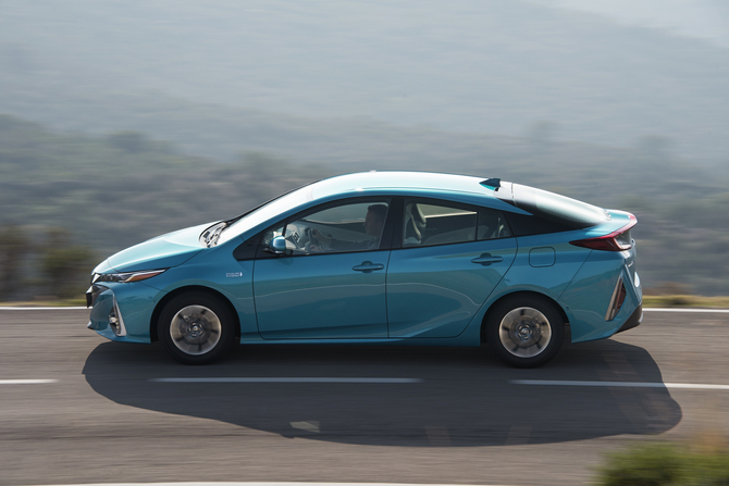 Toyota Prius Plug-in Hybrid Luxury