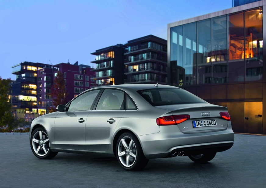 Audi A4 2.0 TDI clean diesel quattro