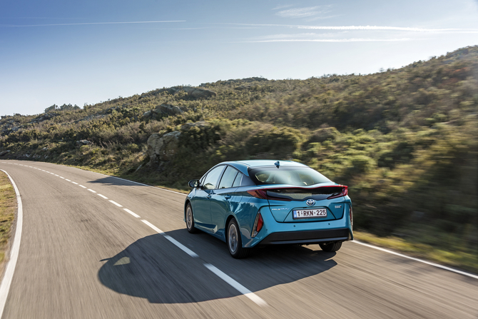 Toyota Prius Plug-in Hybrid Power Sky