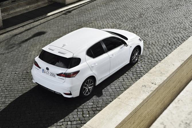 Lexus CT 200h Urban Edition