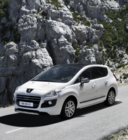 Peugeot 3008 HYbrid4 sells out in 9 days