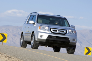 Honda Pilot Touring 4WD 5-Spd AT