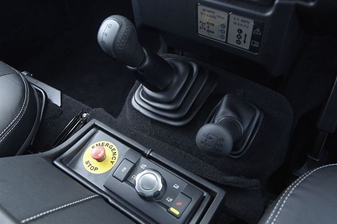 Defender EV manteve o diferencial autoblocante do Defender standard Defender EV manteve o diferencial autoblocante do Defender standard