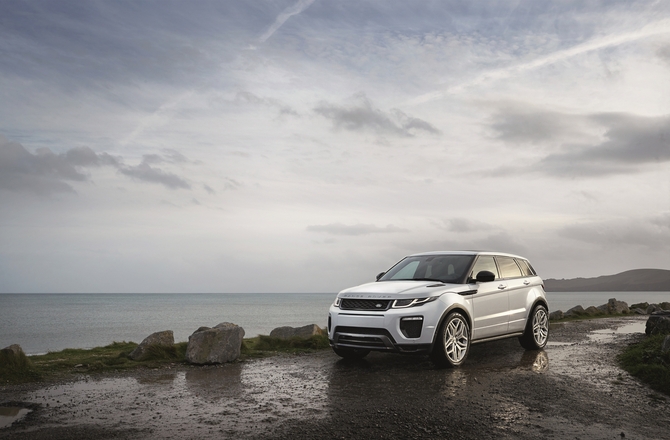 There is a possibility that the new Evoque becomes available with a cabriolet variant There is a possibility that the new Evoque becomes available with a cabriolet variant