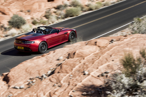 the V12 Vantage S Roadster can reach 100km/h in 4.1 seconds...