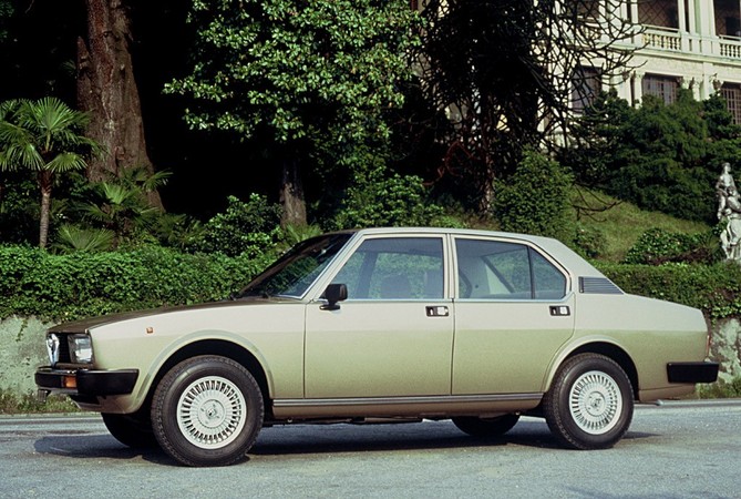 Alfa Romeo Alfetta 2000L