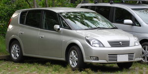 Toyota Opa 2.0i