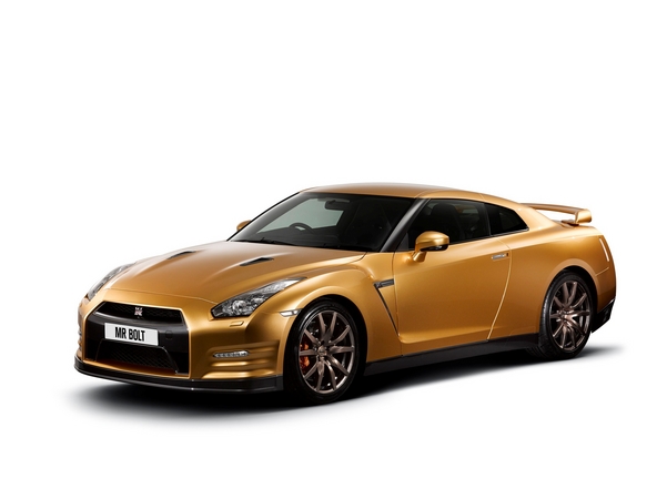 A Nissan produziu duas versões especiais Bolt Gold GT-R. Uma foi entregue ao vencedor de um leilão e a outra foi entregue a Bolt A Nissan produziu duas versões especiais Bolt Gold GT-R. Uma foi entregue ao vencedor de um leilão e a outra foi entregue a Bolt