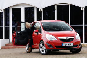 Vauxhall Meriva MPV 1.4T 120hp S (AC)