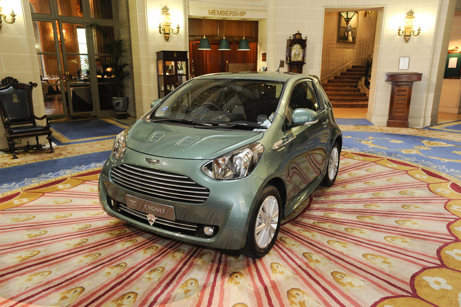 Sir Stirling Moss offers Aston Martin Cygnet to his wife Sir Stirling Moss offers Aston Martin Cygnet to his wife