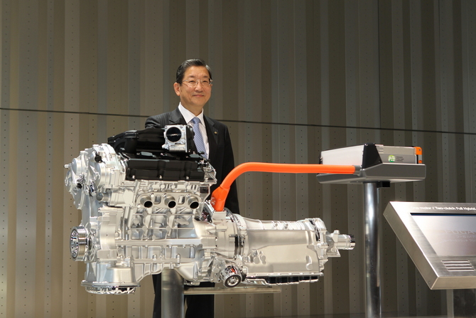 Nissan launches Fuga Hybrid Nissan launches Fuga Hybrid