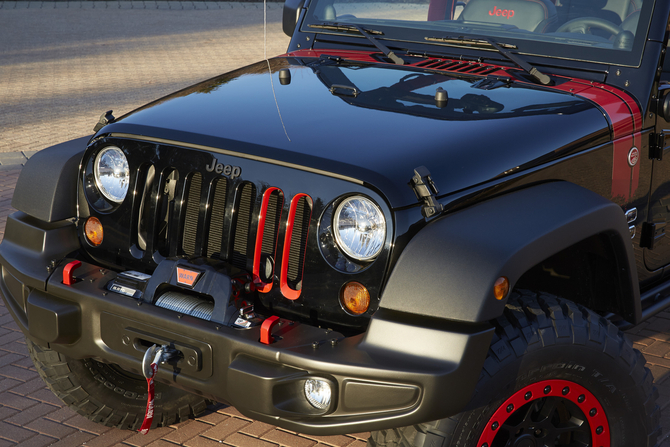 Jeep Wrangler Level Red