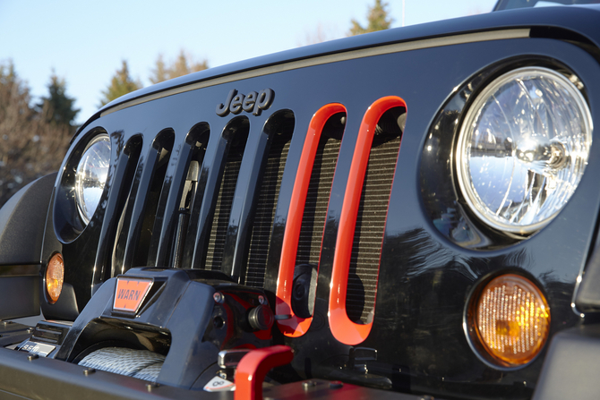 Jeep Wrangler Level Red