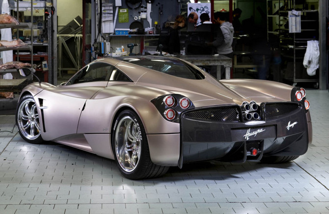 Pagani unveils the Huayra Pagani unveils the Huayra
