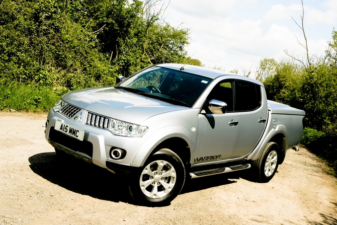 Mitsubishi L200 2.5 DI-D DbleCab Warrior Long