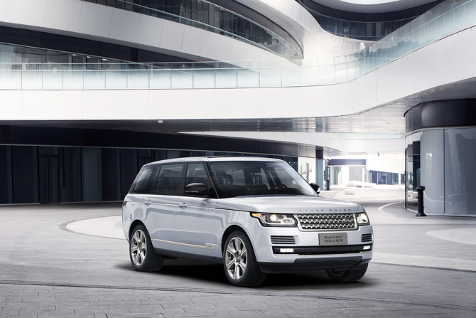 Land Rover Range Rover 4.4 SDV8 Autobiography LWB