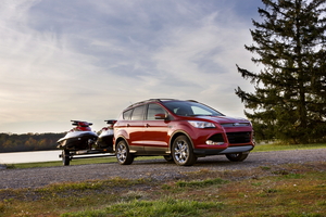 2013 Ford Escape All-Wheel Drive System Stops Skid Before It Happens