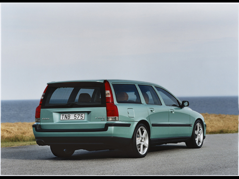 Volvo V70 R