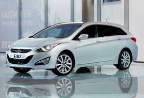 Hyundai reveals first pictures of the new i40