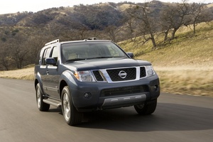 Nissan Pathfinder Silver Edition 4X4