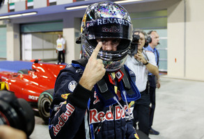 Vettel grabs extremely important pole in Abu Dhabi