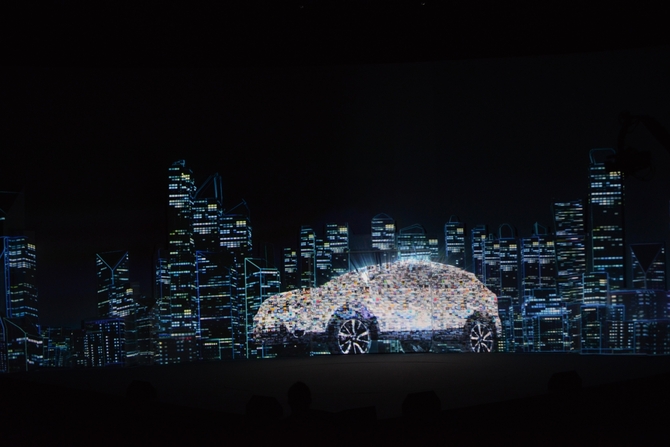 It collected over 3,200 user-generated images It collected over 3,200 user-generated images