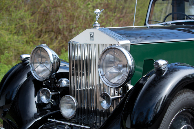 Rolls-Royce 25/30 Sports Saloon by James Young