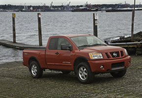 Nissan Titan Crew Cab SV 4X4 LWB