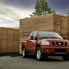 Nissan Titan Crew Cab SV 4X4 SWB