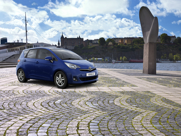 Toyota Verso-S debuts in Paris Toyota Verso-S debuts in Paris