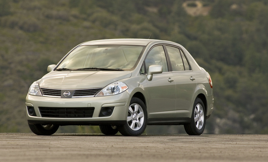 Nissan Versa Sedan CVT