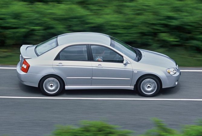 Kia Cerato 2.0 Saloon