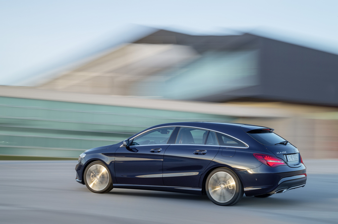 A gama do CLA conta com os recém-chegados CLA 220 4Matic de tração às quatro rodas e do CLA 180 Shooting Brake