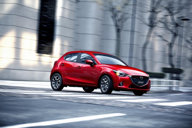 Vorhang auf für den neuen Mazda2 Vorhang auf für den neuen Mazda2