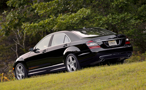 Mercedes-Benz S550 Sedan