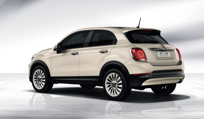 La nouvelle Fiat 500X sera commercialisée dans plus de 100 pays, dont les États-Unis. La nouvelle Fiat 500X sera commercialisée dans plus de 100 pays, dont les États-Unis.
