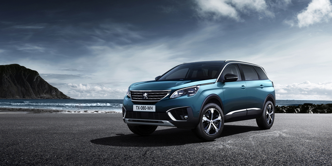 O novo SUV da Peugeot recebe um design muscular exterior, uma grelha dianteira de posição vertical e uma traseira com extremidades mais vincadas