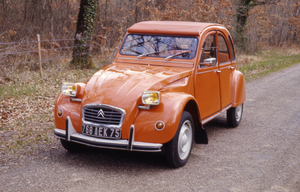 Worlds largest meeting of Citroen 2CVs