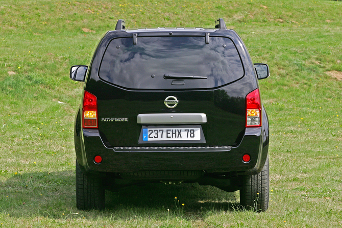 Nissan Pathfinder 2.5 dCi XE Pack 7L