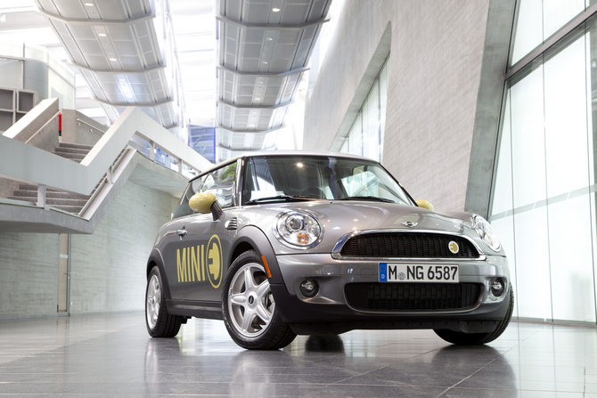 The Mini E has more range and power than the Active E. Six Hundred have been made. The Mini E has more range and power than the Active E. Six Hundred have been made.