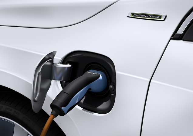 V60 Plug-in Hybrid: world’s first diesel Plug-in Hybrid debuts in Geneva V60 Plug-in Hybrid: world’s first diesel Plug-in Hybrid debuts in Geneva