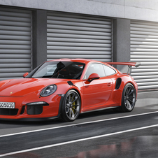 The new 911 GT3 RS broke the record of the iconic Carrera GT supercar with a time of 7 minutes and 20 seconds